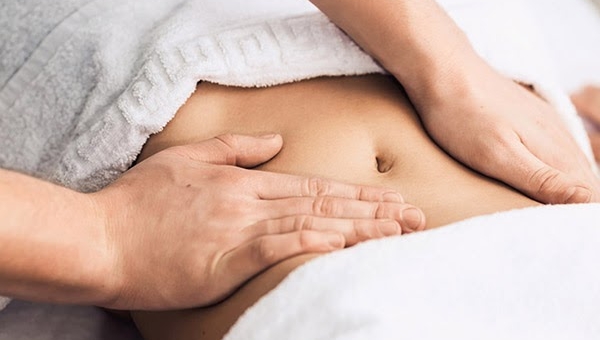Các cách massage giảm mỡ bụng trước khi ngủ bằng tay