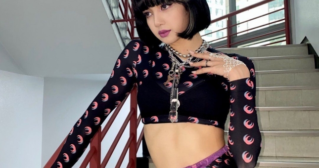 Ngắm cơ bụng quyến rũ của Lisa Blackpink và bí kíp để sở hữu