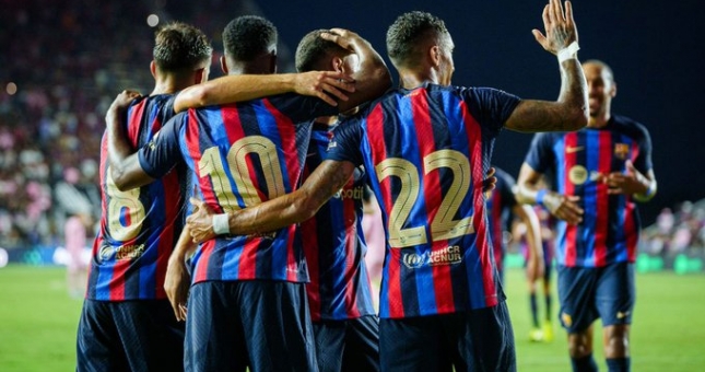 Barca 'hủy diệt' đội bóng của David Beckham