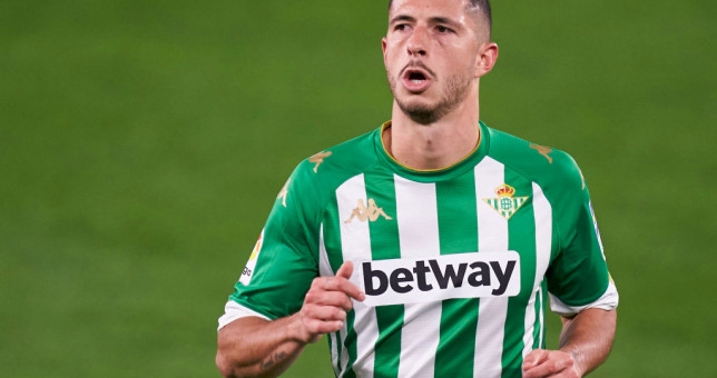 Man Utd tiếp tục chốt đơn sau thất bại: 'Ơn giời tiền vệ phòng ngự của Ten Hag đây rồi'