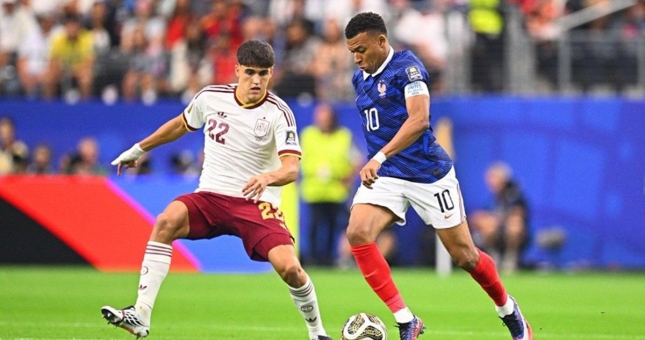 Pau Cubarsi khiến Mbappe 'tắt điện' trong ngày Tây Ban Nha hạ Pháp