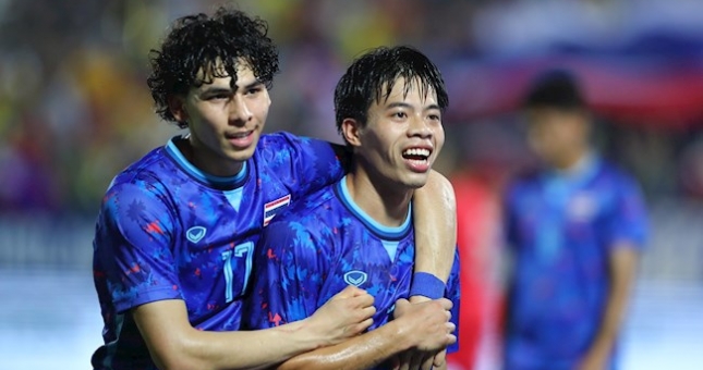 'Hủy diệt' U23 Singapore, U23 Thái Lan vượt mặt U23 Campuchia trên BXH
