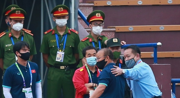 Báo Malaysia: 'HLV Park lại gây tranh cãi sau hành động lén lút tại SEA Games 31'