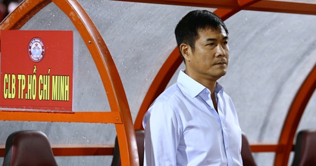 HLV Hữu Thắng tố trọng tài sai phạm, ‘kêu oan’ với truyền thông và NHM