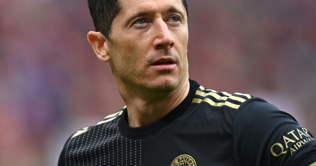 Lewandowski phá kỷ lục Bundesliga trong trận thua đáng thất vọng của Bayern