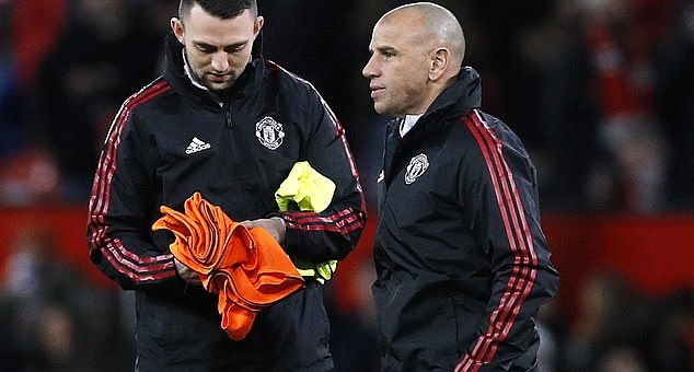 Cầu thủ MU chán tập, chê bai ban huấn luyện