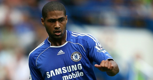 'Chelsea nên từ bỏ các danh hiệu nếu cứ mua hậu vệ như thế này'