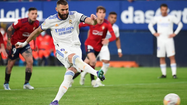 Benzema đá hỏng 2 quả penalty liên tiếp trong một trận đấu