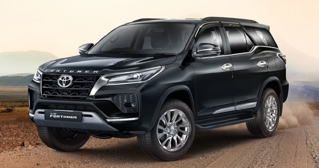 Toyota Fortuner thế hệ mới sẽ có cửa sổ trời và động cơ hybrid