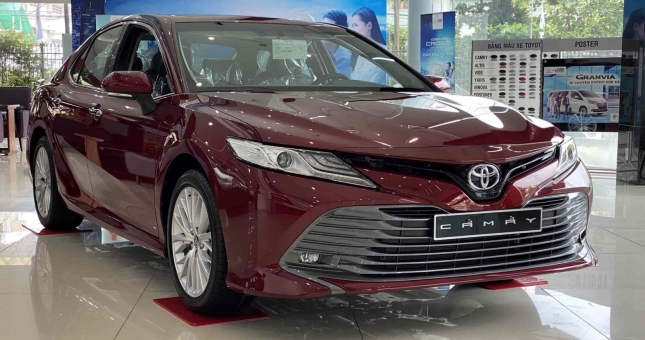 Top 3 xe sedan hạng D bán chạy nhất tháng 5/2021: Toyota Camry áp đảo