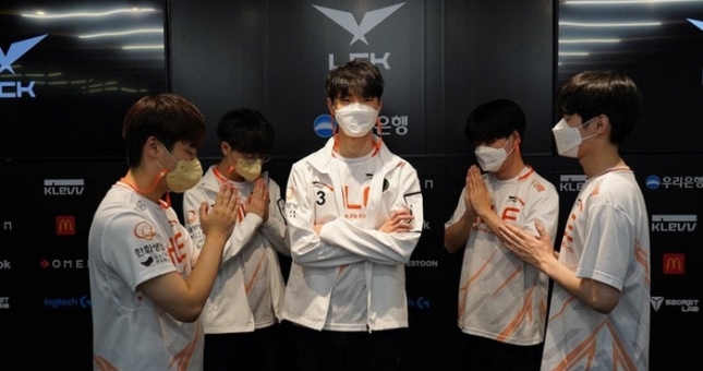 Lịch thi đấu CKTG 2021 ngày 13/10: T1 vs 100T, HLE vs RNG