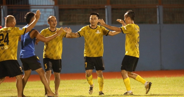 Cựu tuyển thủ Việt Nam toả sáng giúp đội nhà vô địch Cúp Độc Lập