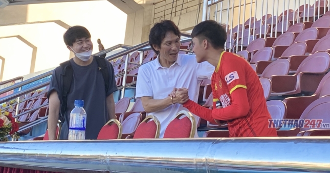 VIDEO: HLV U23 Việt Nam gặp riêng hai cầu thủ hạng Nhất