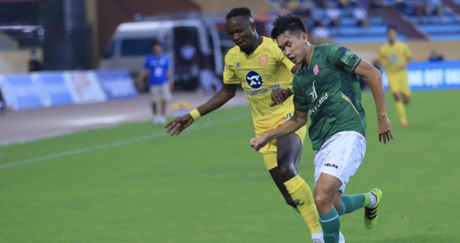 Đánh bại 'gã nhà giàu', Nam Định có chiến thắng thứ 2 tại V-League