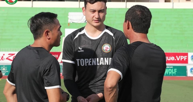 Bình Định chi ra bao nhiêu tiền để mang Văn Lâm trở lại V-League?