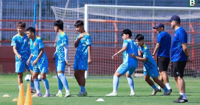 Truyền thông Indonesia bất ngờ 'đột nhập' buổi tập của U17 Việt Nam trước giờ G