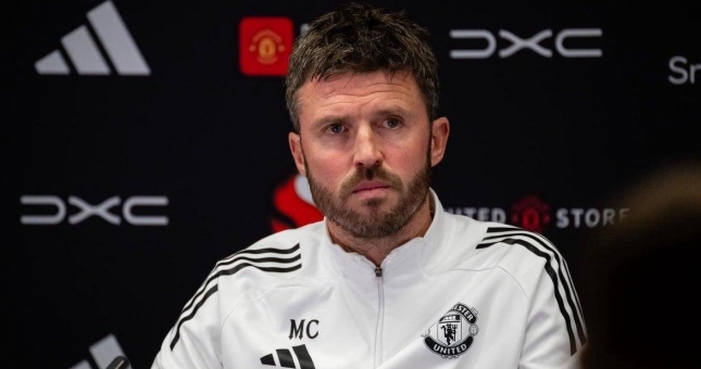 HLV Michael Carrick báo tin không vui, MU đối mặt tổn thất lớn