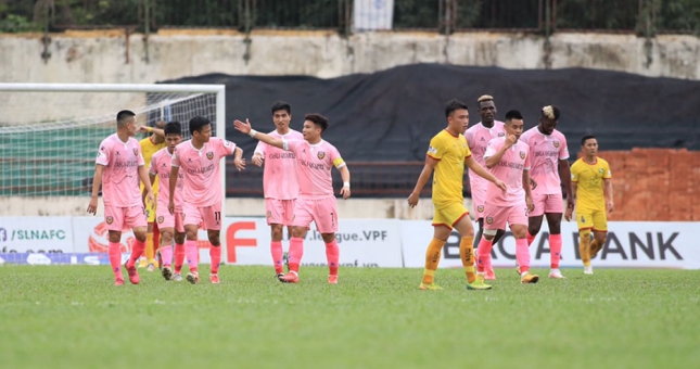 VIDEO: Bàn thắng mở tỉ số của Kelly Kester vào lưới Bình Dương