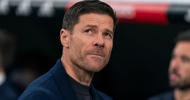 Không đến Liverpool, Xabi Alonso sẽ dẫn dắt đội bóng vĩ đại Ngoại hạng Anh