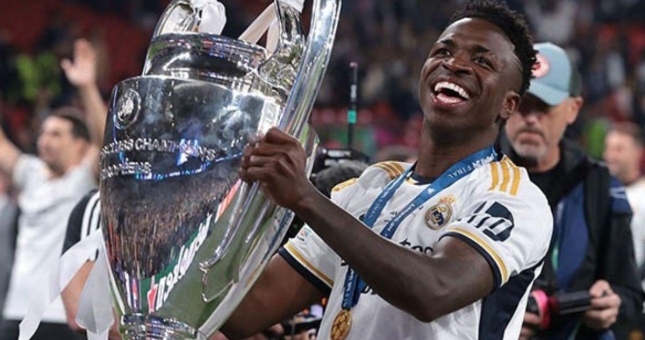Vinicius phản đối Real Madrid bổ nhiệm HLV vô địch mọi cúp UEFA