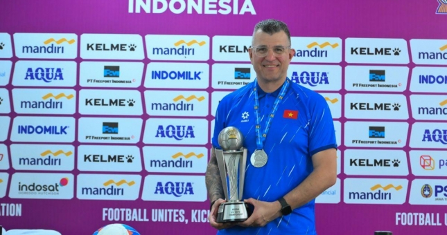 HLV Brazil tuyên bố mục tiêu mới cho tuyển Việt Nam sau chức vô địch