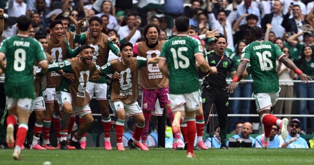 Trực tiếp Mexico 1-0 Nam Phi: Tăng tốc sau giờ nghỉ