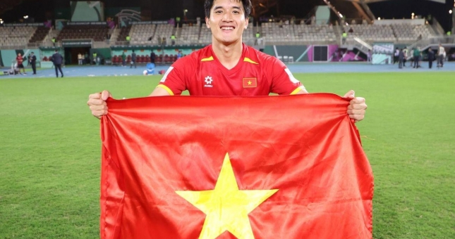 Tân binh ĐT Việt Nam chia sẻ thật lòng khi cạnh tranh với Xuân Son ở AFF Cup