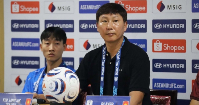 Trực tiếp HLV Kim Sang-sik họp báo trước trận Malaysia - Bán kết AFF Cup 2026
