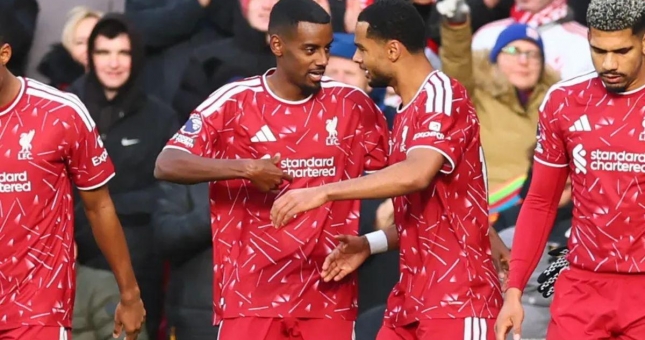 Trực tiếp Liverpool 2-0 Brighton: Đôi công mãn nhãn