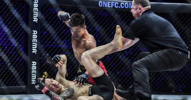 ONE X: Hạ gục Kim Jae Woong, võ sĩ Trung Quốc tuyên bố sẽ 'kết liễu' Thành Lê