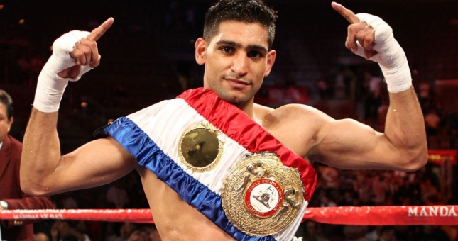 Bị cướp 'dí súng' vào đầu, cựu vô địch quyền Anh thế giới chấp nhận mất tiền để bảo vệ vợ