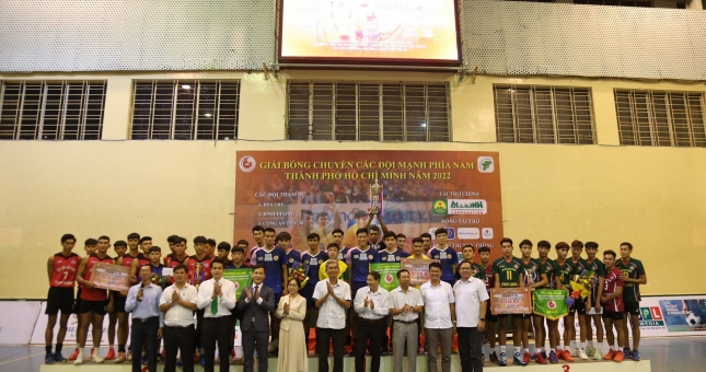 Bóng chuyền các đội mạnh phía nam tiếp tục tập huấn tại Long An