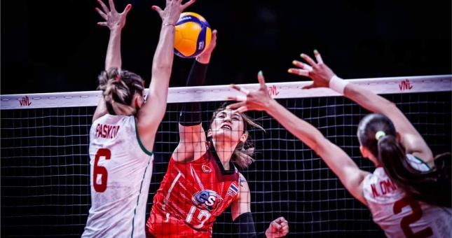 Bóng chuyền nữ Thái Lan 'nhấn chìm' đội bóng xếp hạng 15 thế giới