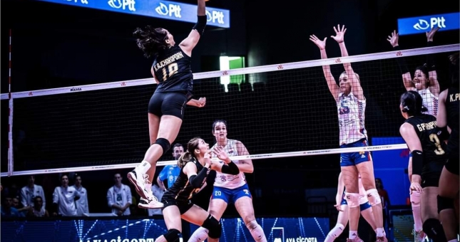 Bóng chuyền nữ Thái Lan 'hạ gục' đương kim vô địch thế giới