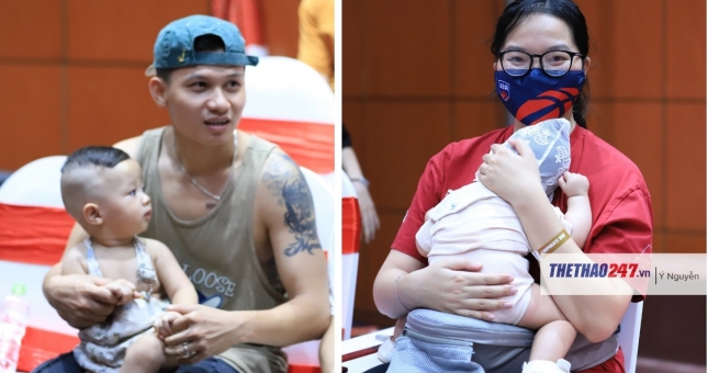 Những khán giả đặc biệt tại NTĐ Tây Hồ: Con gái 6 tháng tuổi đến cổ vũ bố