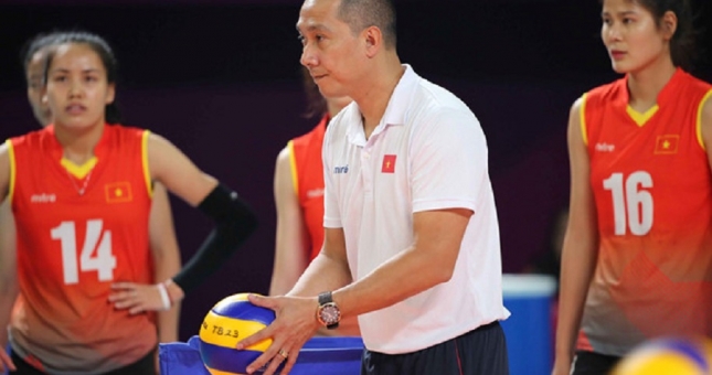 Vừa cầm quân ĐTQG, HLV Nguyễn Tuấn Kiệt đã gặp khó vì Thanh Thúy và Bích Tuyền