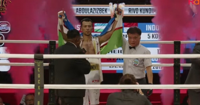 Abdulazizbek Najmiddinov 'nhấn chìm' võ sĩ Indonesia trên đất Việt