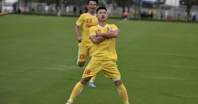 Bóng đá Việt Nam trình làng 'Quang Hải 2.0'