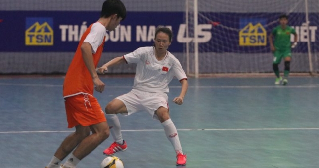 ĐT nữ futsal Việt Nam tái đấu với CLB Warriors