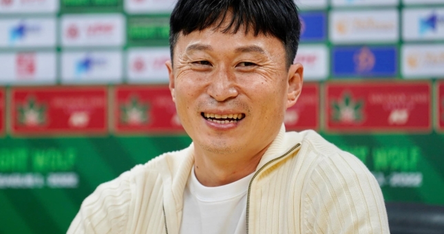 HLV Hà Nội: 'Kể cả có Công Phượng thì chúng tôi vẫn thắng'