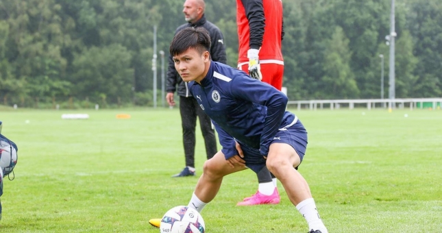 HLV Pau FC báo 'tin buồn' tới Quang Hải sau trận tổng duyệt