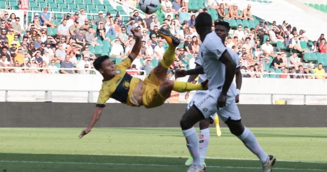 Quang Hải đá chính, Pau FC có điểm số đầu tiên tại Ligue 2