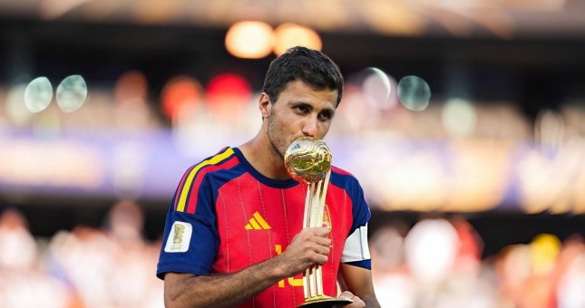 Rodri phải phẫu thuật ngay sau chức vô địch World Cup