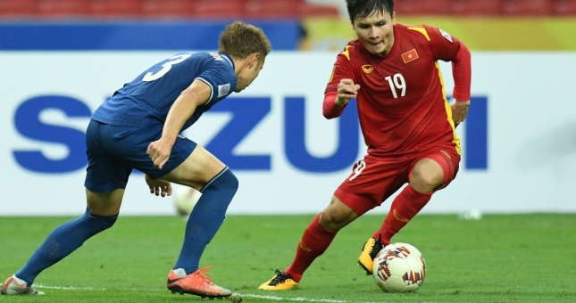 Cầu thủ ĐT Việt Nam 'áp đảo' Theerathon ở giải thưởng đặc biệt tại AFF Cup