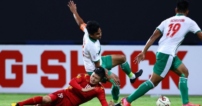 ĐT Việt Nam tiếp tục bị Indonesia 'vượt mặt'