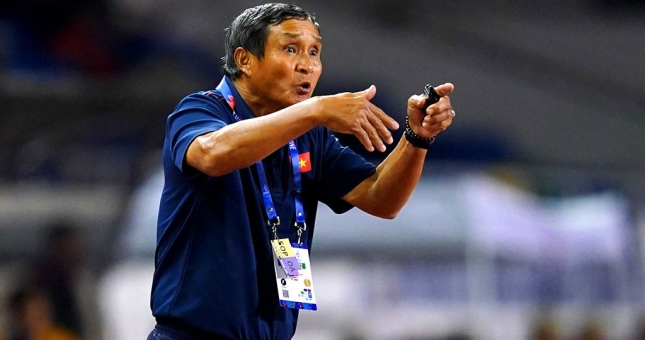 Khủng hoảng nhân sự trầm trọng, HLV ĐT Việt Nam chỉ mong có đủ người thi đấu