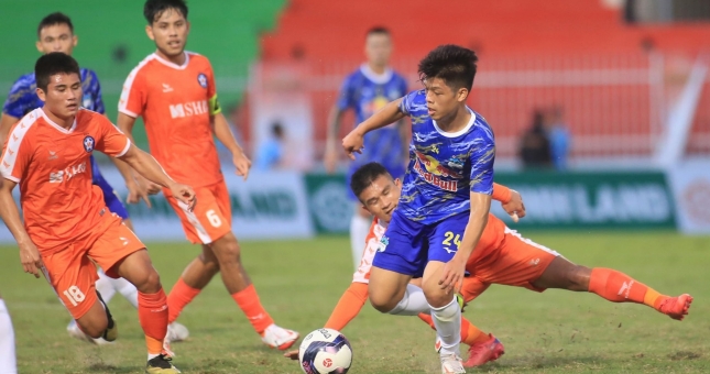 Xuất hiện cầu thủ trẻ nhất V-League 2022, tương lai của bóng đá Việt Nam