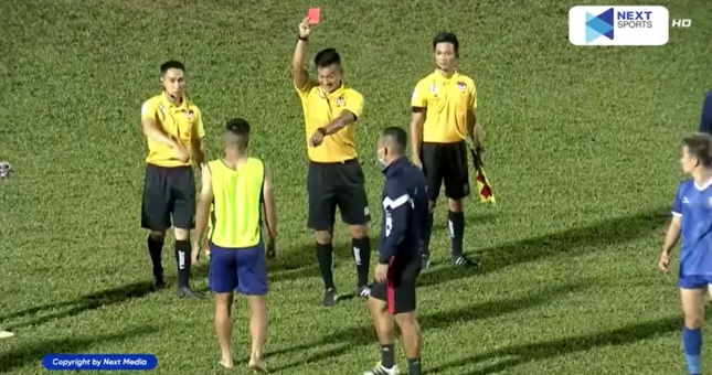 VIDEO: Ẩu đả tại giải quốc nội, trọng tài thẳng tay rút 4 thẻ đỏ trong 1 trận đấu