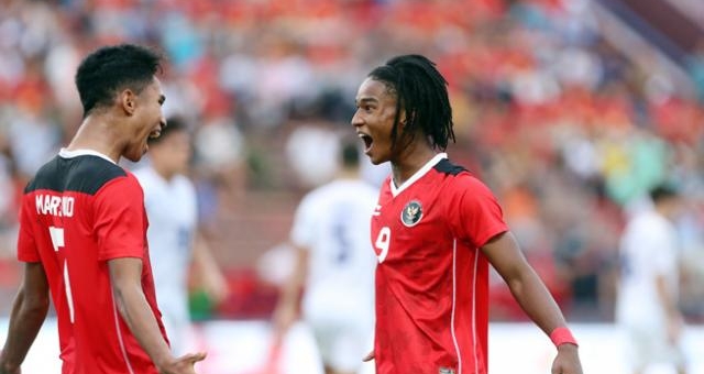 Indonesia mang Ronaldo tới siêu giải đấu, đối đầu đàn em Messi, Mbappe