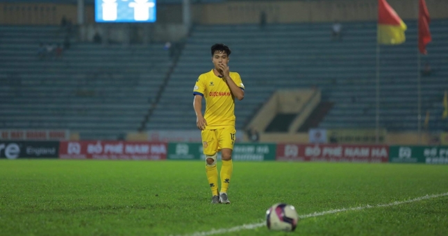 Đinh Văn Trường: Nỗi nhớ sân cỏ của chàng hậu vệ Thành Nam